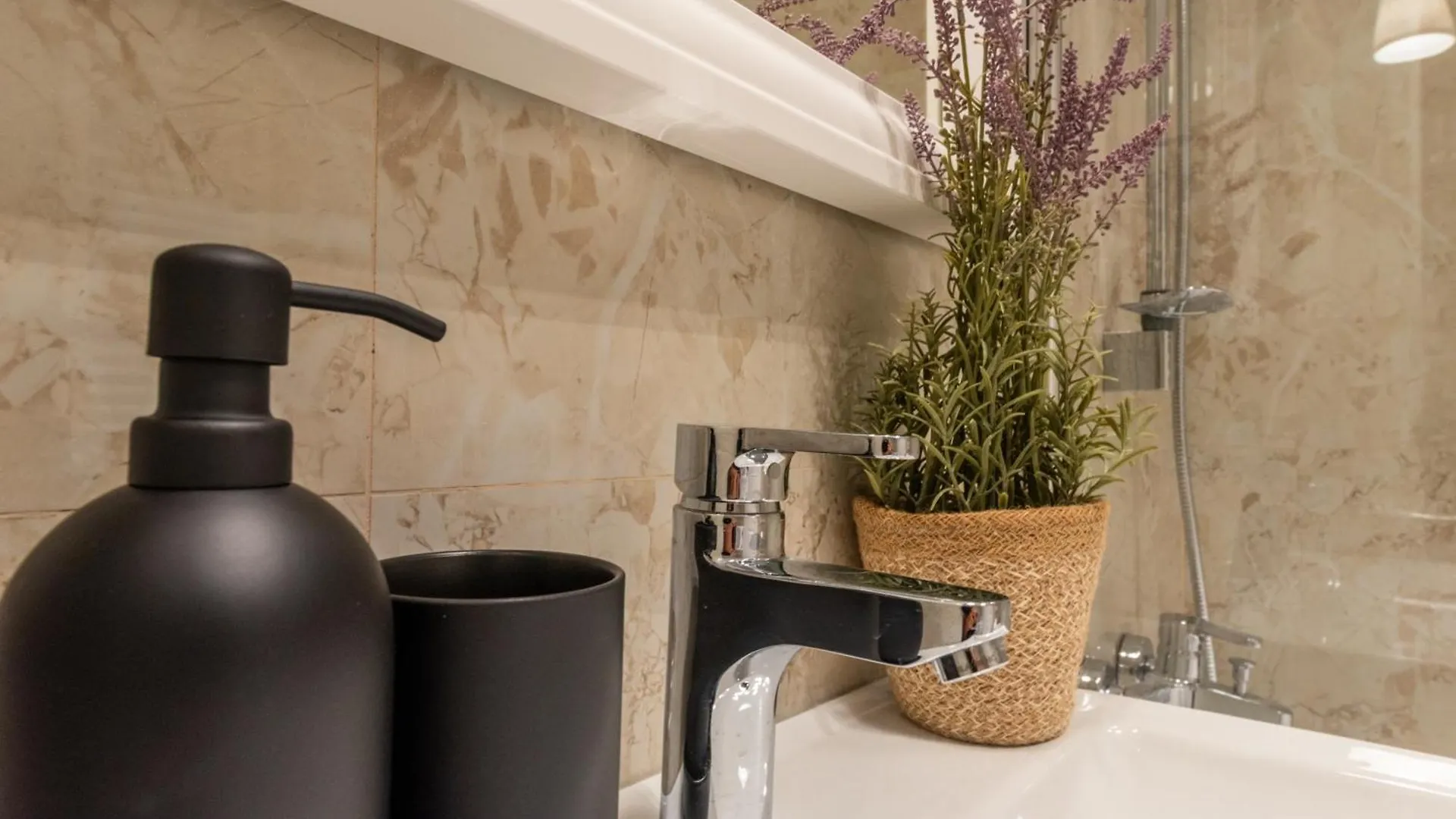 Central Residence Apartment 212, B4 Bukarest